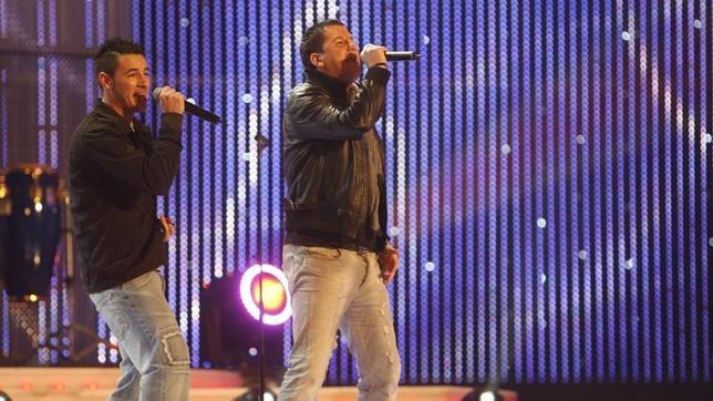 Andy y Lucas da el pregón de las fiestas de San Cayetano, San Lorenzo y la Paloma