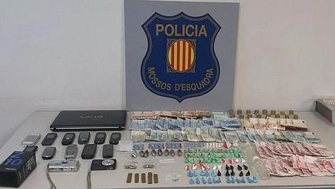 Desmantelada en Ciutat Vella una banda que vendía droga utilizando «lateros»