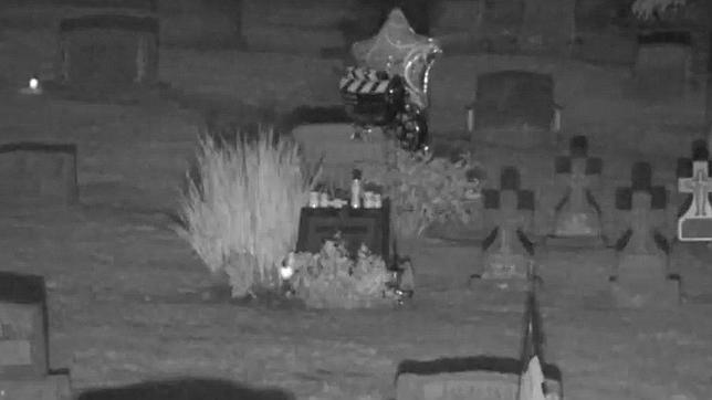 Homenaje a Andy Warhol con «streaming» de su tumba