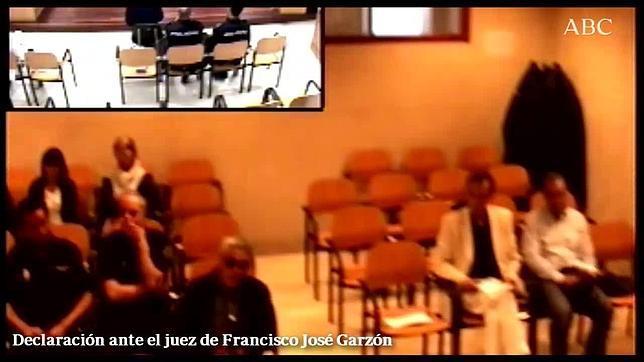 Accidente de Santiago: La Policía halla el móvil y la tableta del maquinista entre los restos del tren