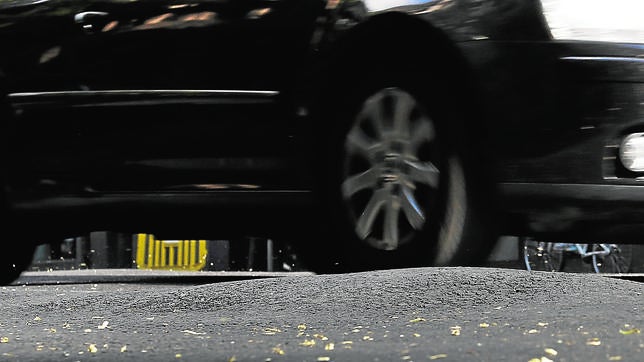 Los recortes multiplican los baches y disparan las quejas