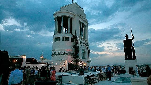 La terraza del círculo de Bellas Artes, ideal para cuando cae la noche