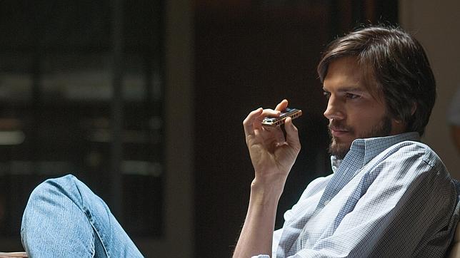 Ashton Kutcher resucita a Steve Jobs en el trailer de «Jobs»