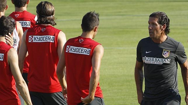 Simeone: «Estamos abiertos a que pueda pasar algo en entradas o salidas»