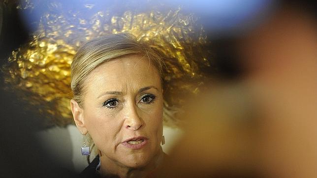 Cifuentes presenta una «leve mejoría» dentro de la gravedad