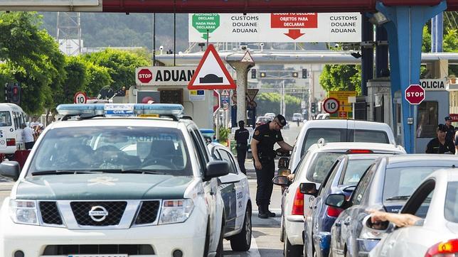 La Guardia Civil denuncia la presión de patrulleras británicas en Gibraltar