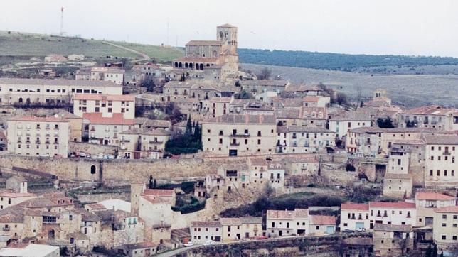 Ni playa ni montaña: piragüismo en el Duratón y un paseo entre murallas