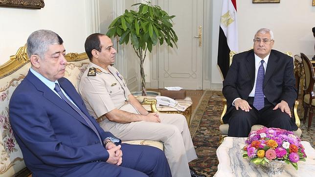 El Gobierno egipcio retrasa dos horas el comienzo del toque de queda