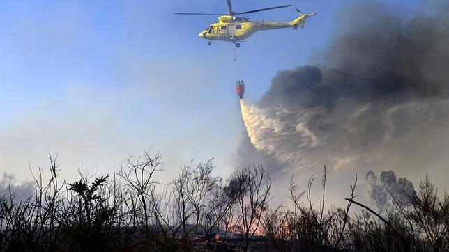Extinguidos los incendios de O Barco y Verea tras calcinar 26 y 60 hectáreas