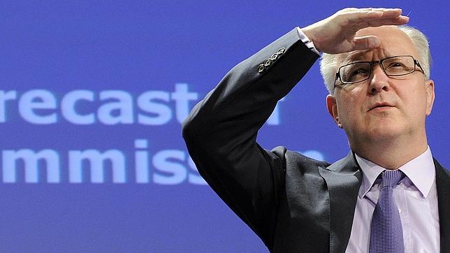 Rehn advierte de que el alza de impuestos en Francia ha llegado al nivel crítico