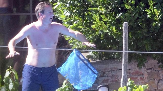 David Cameron, contra la prensa inglesa por publicar fotos suyas en bañador