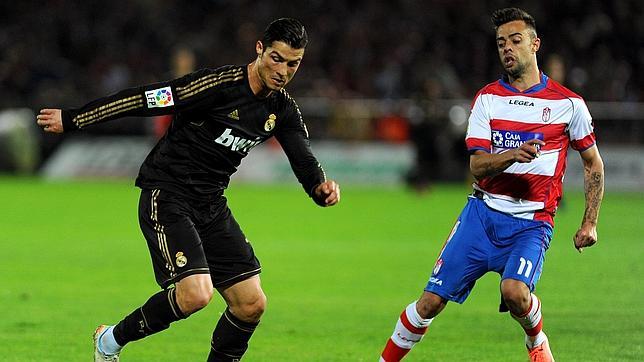 Un gol y victoria del Granada sin tirar a puerta