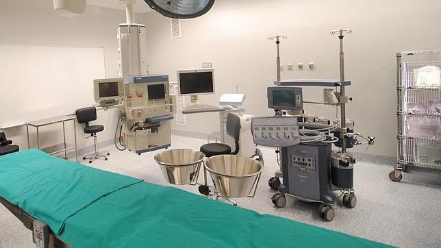 El tiempo de espera media para operarse en la sanidad pública sube de 76 a 100 días en seis meses