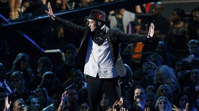 Timberlake triunfa en unos MTV Awards marcados por el regreso de Lady Gaga