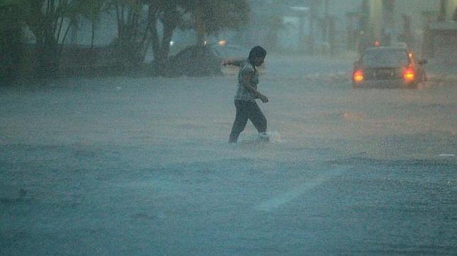 Una tormenta tropical provoca la evacuación de 300 personas y el desborde de ríos en México