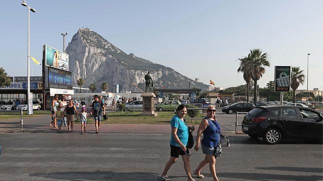 Hacienda denunciará a Gibraltar si no responde a los 19 requerimientos que ha enviado