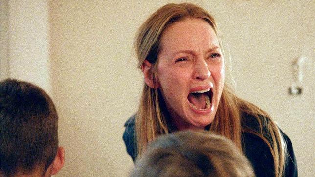 Uma Thurman le enseña a sus hijos la «cama de las putas» en «Nymphomaniac»