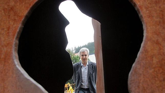 Carlos Totorica pidió «no ser como ellos» ante la escalada de tensión que sacudió Ermua tras el secuestro y asesinato de Miguel Ángel Blanco. «Ellos» eran los radicales y fanáticos filoetarras