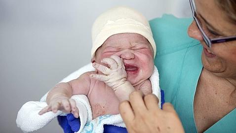 Las comadronas reducen el riesgo de partos prematuros y complicaciones