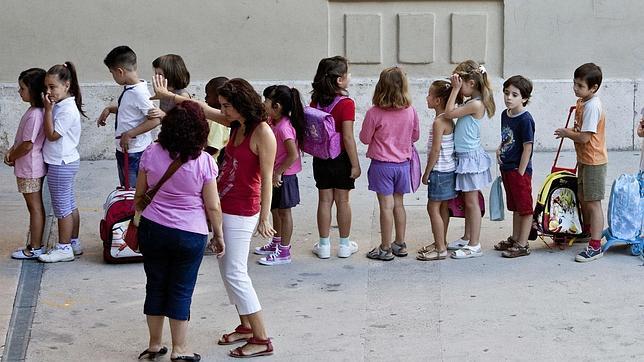 Establecer rutinas cuatro días antes ayuda a los niños a retomar la vuelta al cole