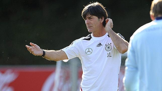 Low: «Es incomprensible que el Real Madrid haya vendido a Ozil»