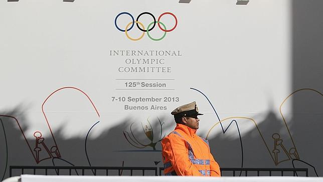 Madrid 2020: La Princesa de Asturias y tres ministros viajan a Buenos Aires