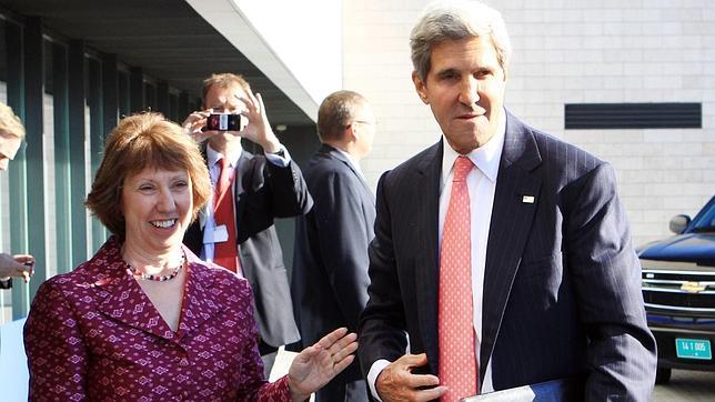 Kerry felicita a la UE por su «contundente» declaración sobre Siria