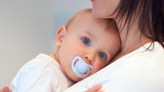 Fin a la desprotección de las mujeres que dan a su hijo en adopción