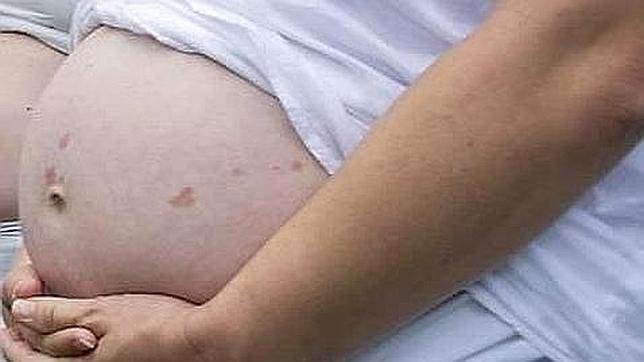 Un transexual da a luz a un bebé por primera vez en Alemania