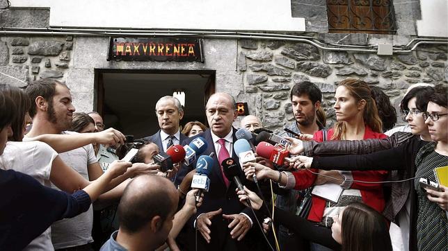 Fernández Díaz: «Sé que la Guardia Civil no cesará en su empeño de acabar con ETA»