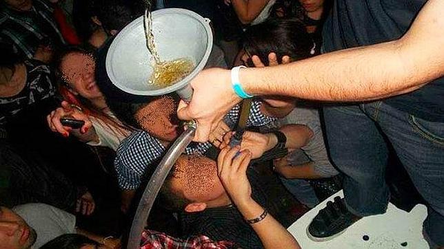 Diez de las novatadas más habituales en los colegios mayores