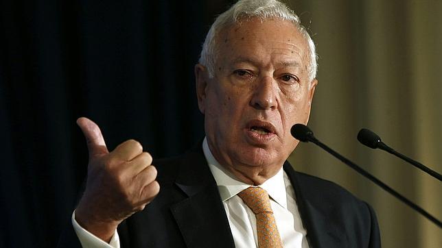 Margallo ofrece a Cataluña revisar el modelo territorial a título «personal»