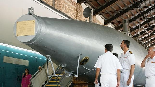 El Príncipe Felipe inaugura la nueva sala del submarino Isaac Peral en Cartagena