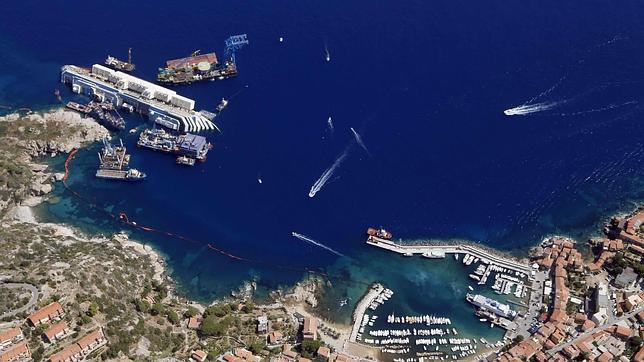 El reflote del Costa Concordia, una lotería millonaria para la isla de Giglio