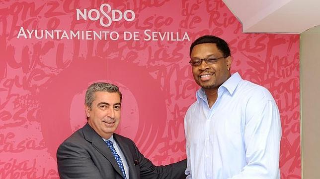 El campeón olímpico Sam Perkins, en Toledo con motivo del «NBA 3X Tour»