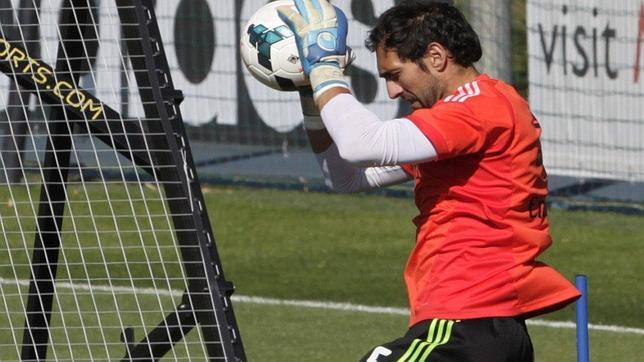 Diego López para hasta el debate