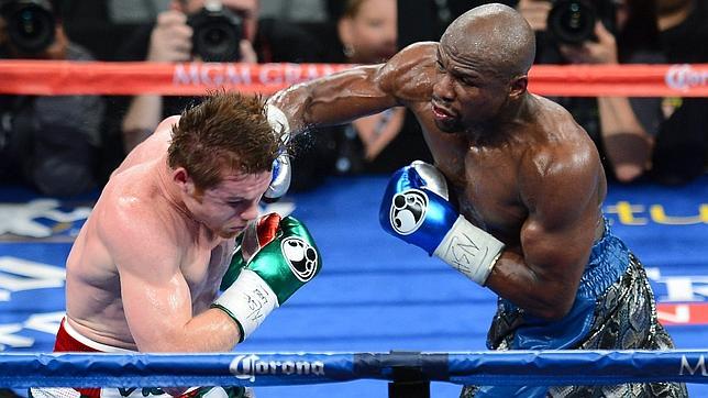 La juez que vio empate entre Mayweather y Canelo Álvarez pide la baja indefinida