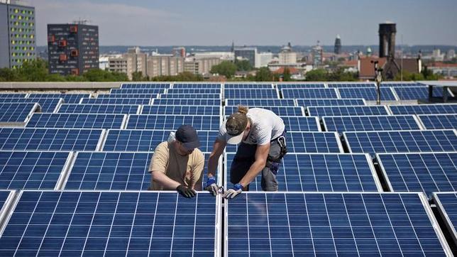 Bruselas, preocupada por las consecuencias de la reforma energética