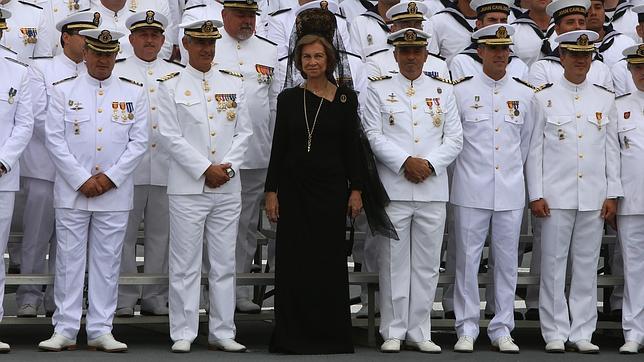 El riguroso negro de Doña Sofía, una tradición que data de Isabel II