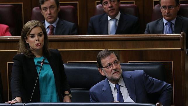 Santamaría tacha a Rodríguez de ser «poco digna» por acusarle de dar «calor» a la ultraderecha