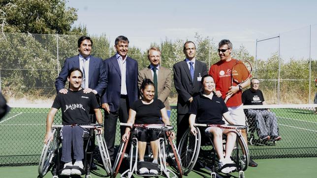 El Hospital de Parapléjicos estrena pista de tenis