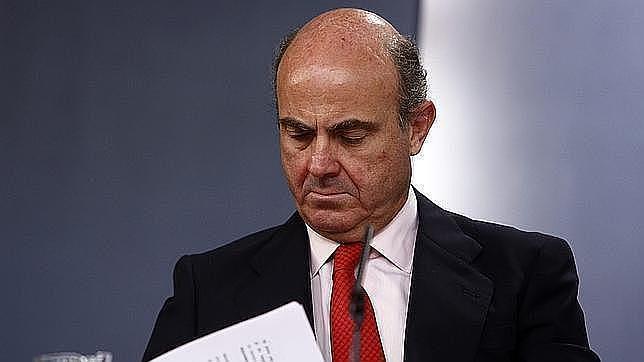 El ministro de Economía, Luis de Guindos, ha estimado que el PIB crecerá hasta un 0,2% en lo que resta de año