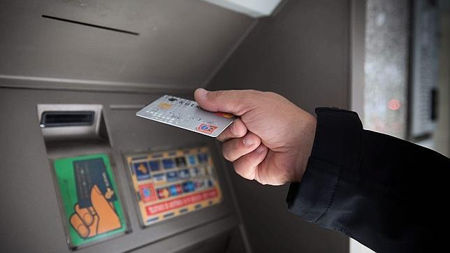 Un incremento del 10% de los pagos electrónicos reduciría un 5% la economía sumergida