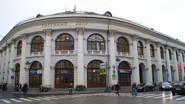 Los Gostini Dvor (Patio de Huéspedes) se han reconvertido en centros comerciales. El de Moscú, ideal para comprar recuerdos