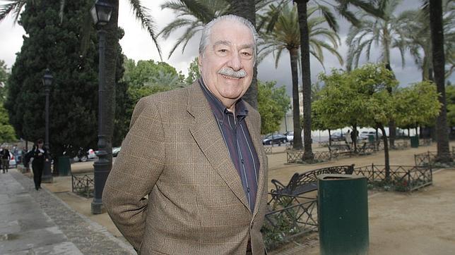 «Los emisarios» es un repaso a las personas y escenarios más significativos del poeta colombiano