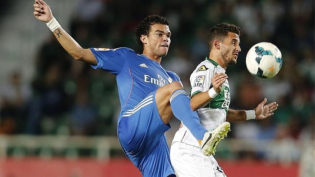 Piqué y Arbeloa se «enzarzan» en Twitter