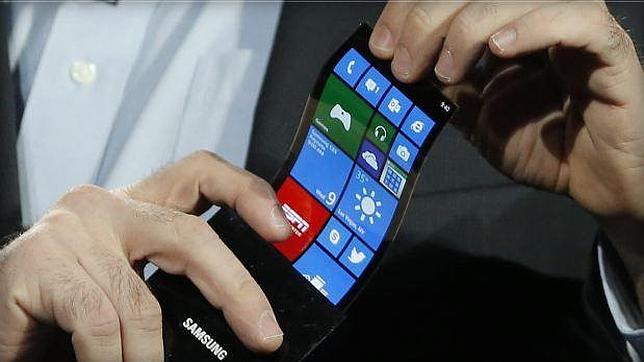 Samsung lanzará en octubre un «smartphone» con pantalla curva