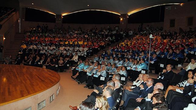 El rector pide a la Junta que se corrija ya la falta de proyectos de investigación