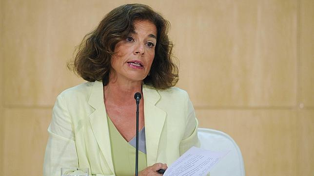 Ana Botella, a favor de modificar la ley que prohíbe fumar en Eurovegas