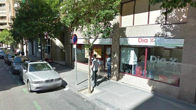 Este supermercado se ubica junto a la avenida Ciudad de Barcelona